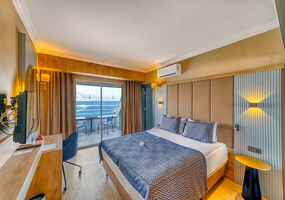 Numa Port Hotel