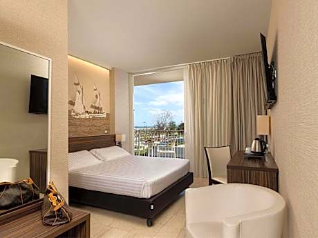Classic Double Room with Terrace