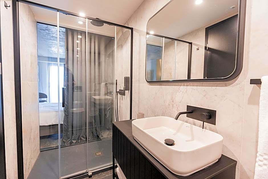 The Londoner Hotel St. Julian's