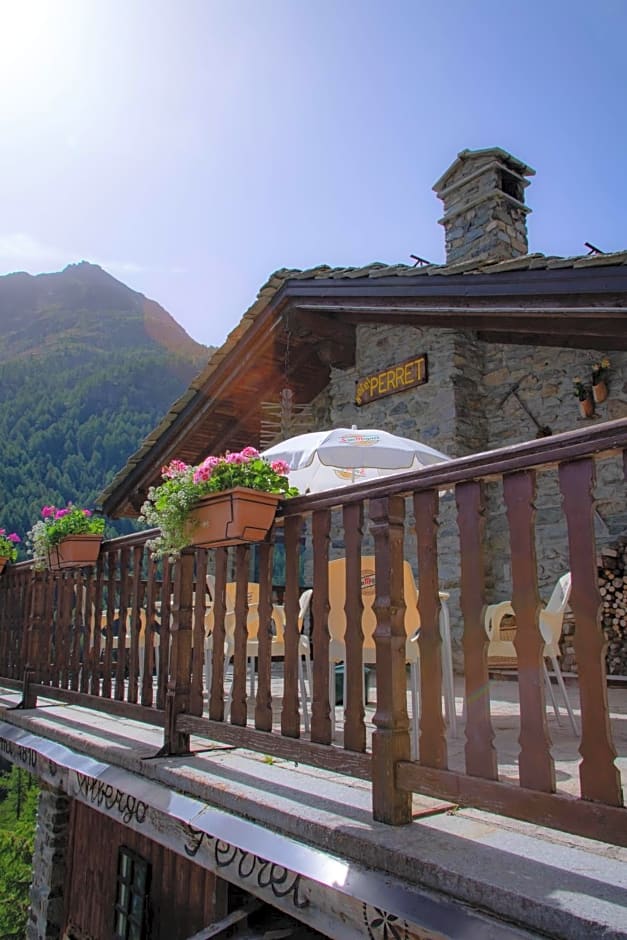 Hotel & Restaurant Perret - Mountain People