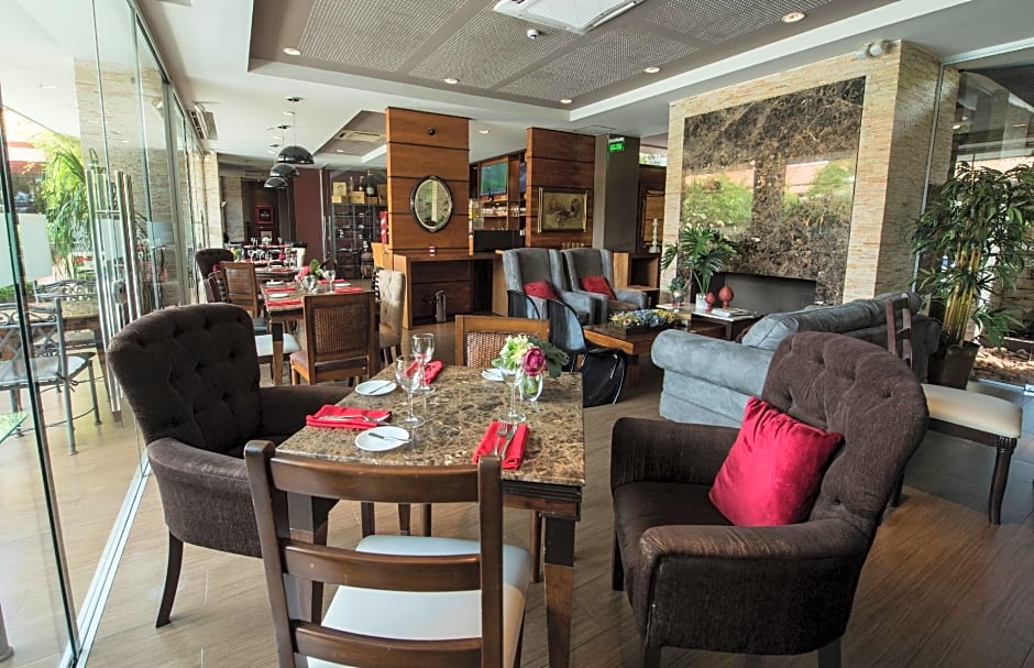 Las Ventanas Suites Hotel