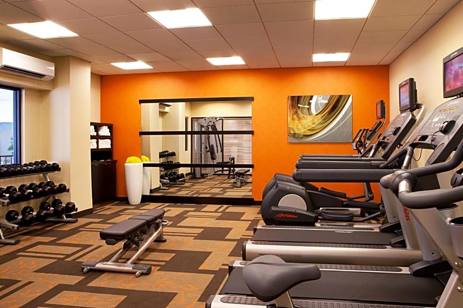 Courtyard by Marriott Alexandria Pentagon South