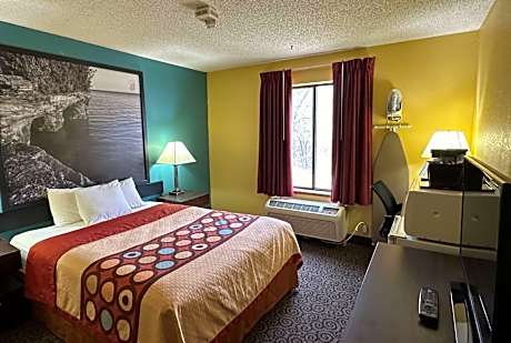 Queen Room - Disability Access/Non-Smoking