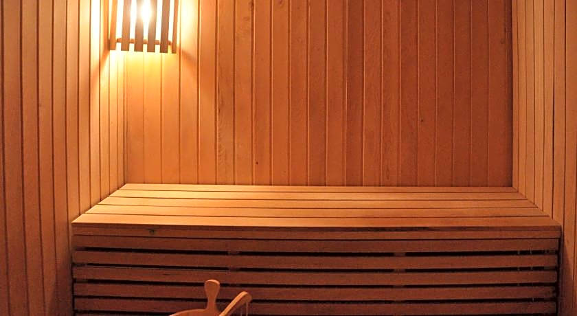 Elilly International Hotel