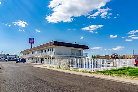 Motel 6 Cheyenne, WY