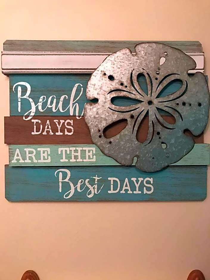 Charming SPI family condo - walking distance to the beach, Sleeps 6, Third Floor, 2026 Traveler Award