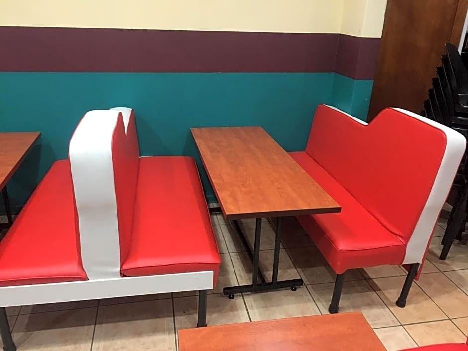 Pale Bohemia Bed And Breakfast