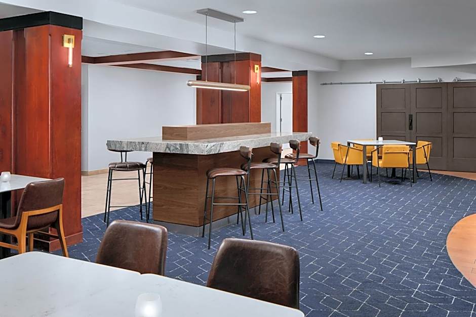 Courtyard by Marriott San Diego Central