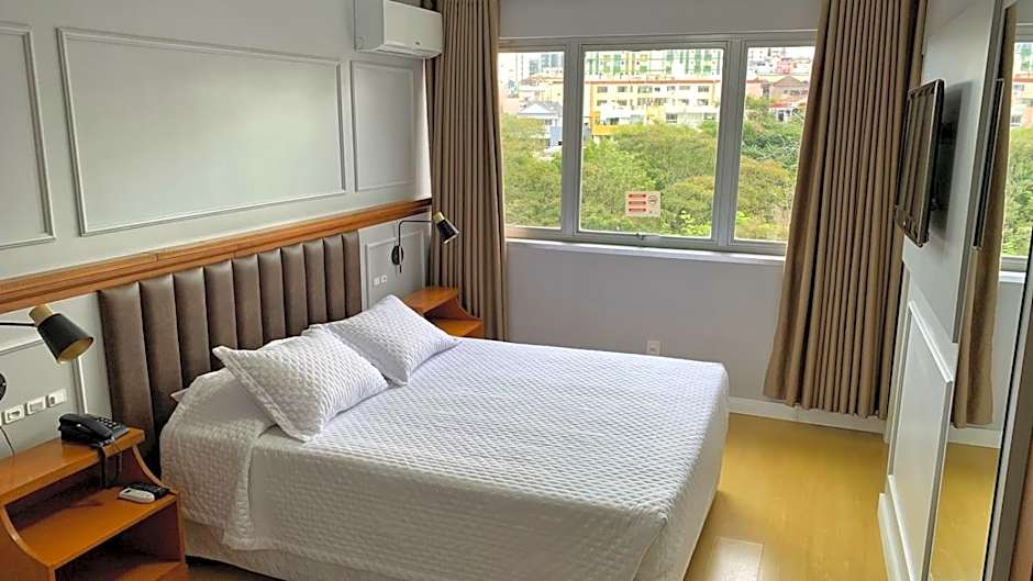 Photo 1 of 1 of Superior 1 Queen Bed