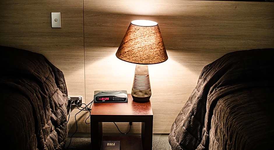 Racecourse Hotel and Motor Lodge