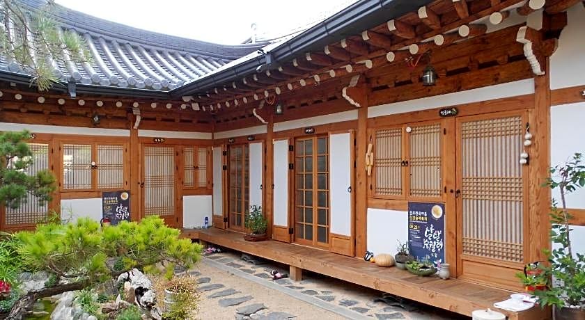 Happiness Full Hanok Guesthouse Jeonju