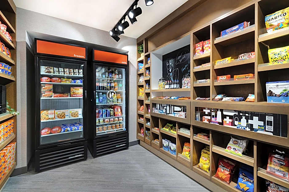 Hampton Inn By Hilton & Suites Marina