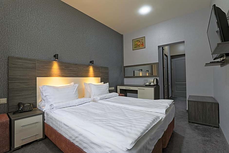 Photo 1 of 5 of Standard Double or Twin Room