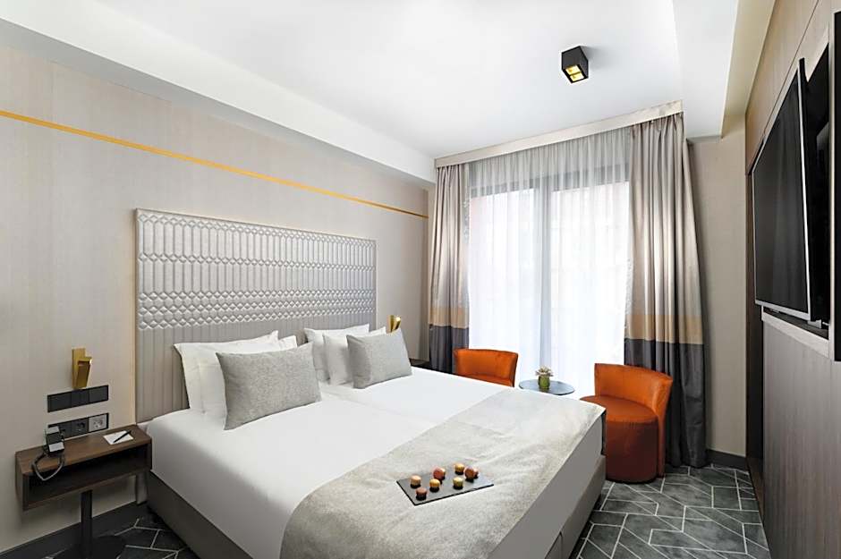 Emerald Hotel by Continental Group