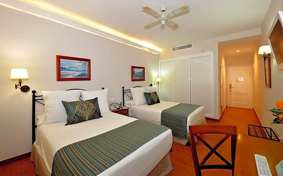 Hotel Salobreña Suites