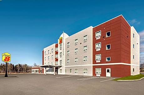 Super 8 by Wyndham Thompson