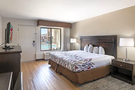 Deluxe King Room - Smoke Free