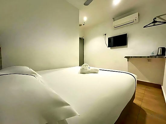 Tropical Hotel Kota Damansara