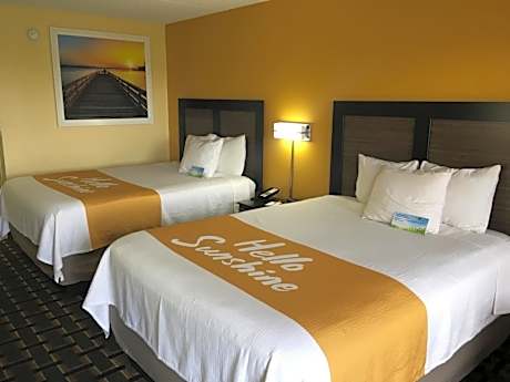 Queen Room with Two Queen Beds - Non-Smoking