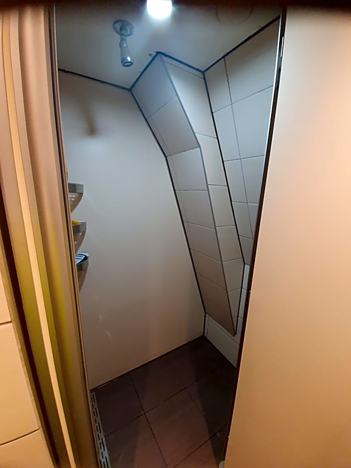 Amsterdam Downtown Hotel Canal View