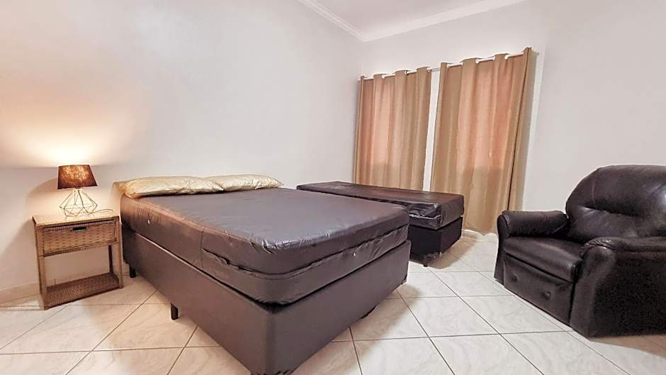 Piscina Aquecida, 5 suítes, Bilhar, Varanda Gourmet, 100mts mar