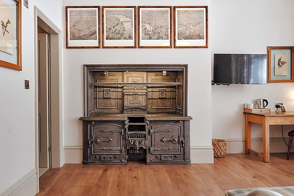 The Black Lion Pub & Boutique Guesthouse