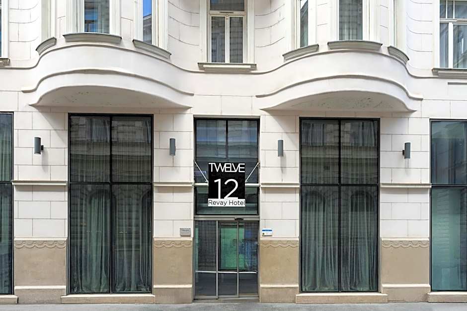 12 Revay Hotel