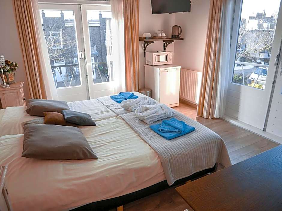 Hotel / Pension Villa Tanahlot