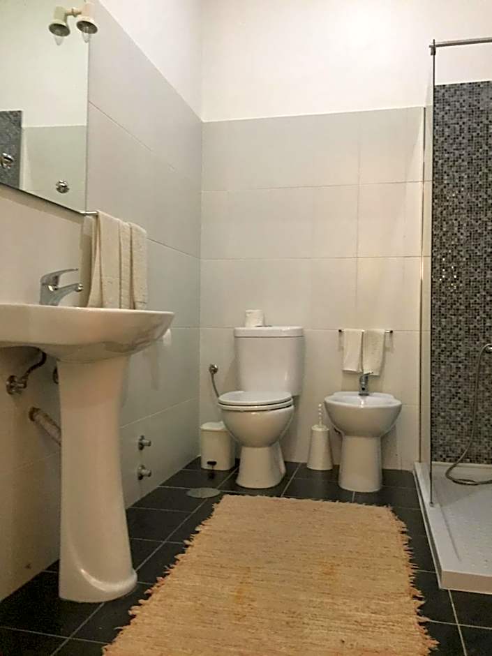 Lira Guest House B&B