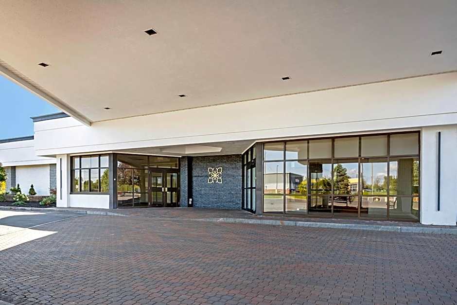 The Lux Hotel & Conference Center, an Ascend Collection Hotel