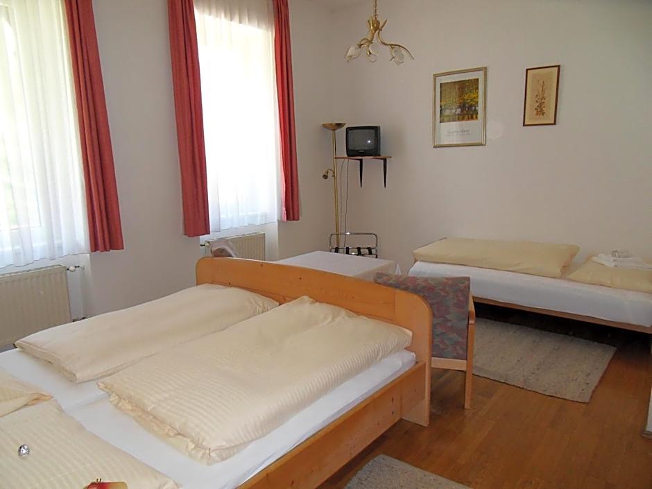 Hotel & Hostel Sandwirt