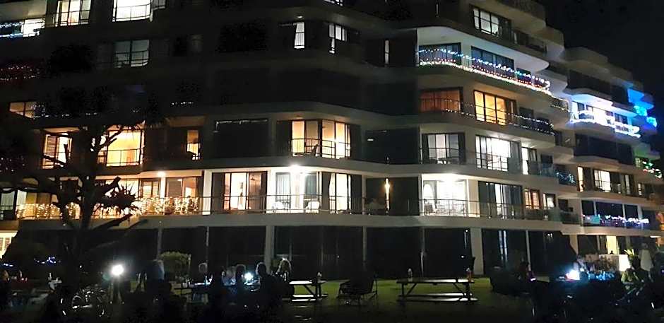 San Simeon Beachfront Apartments Tugun