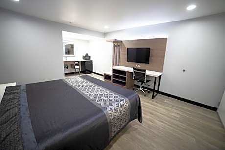 King Room - Non-Smoking