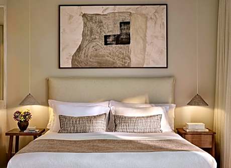 Deluxe Double or Twin Room Private Garden View