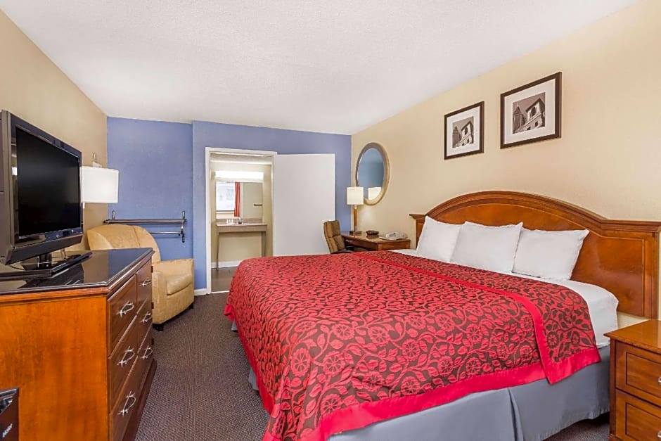 Days Inn by Wyndham College Park Airport Best Road