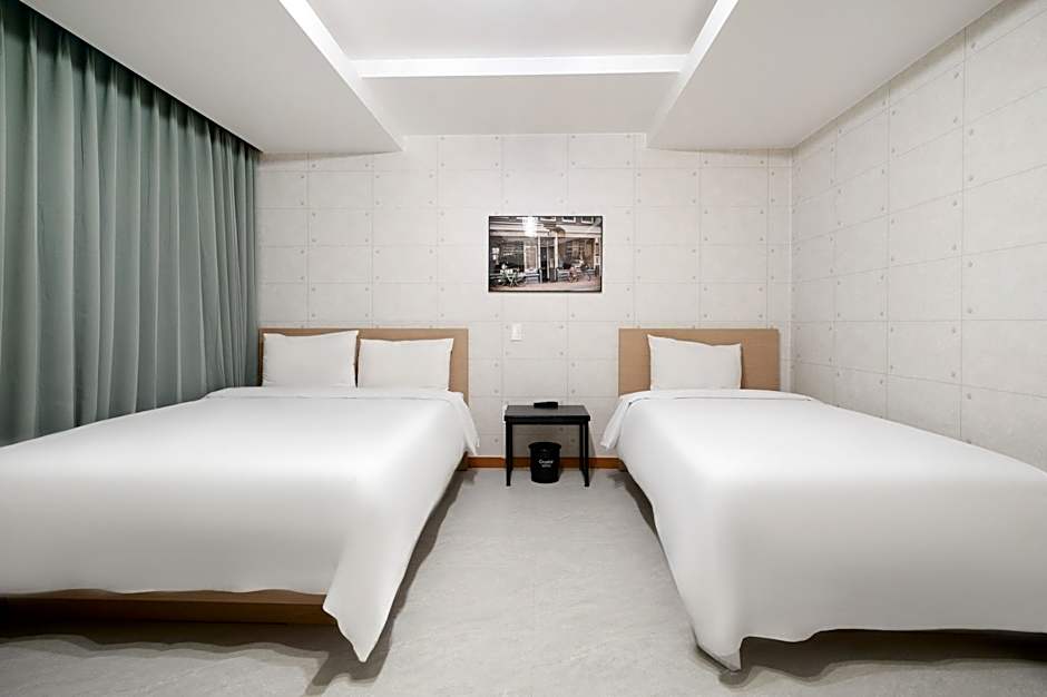 Gangneung Crystal Motel