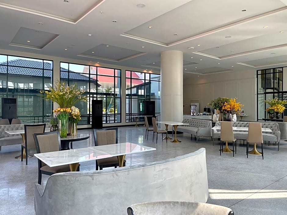 Solis Beach Hotel Rajamangala