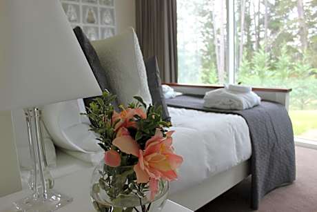 Queen Room with Garden View