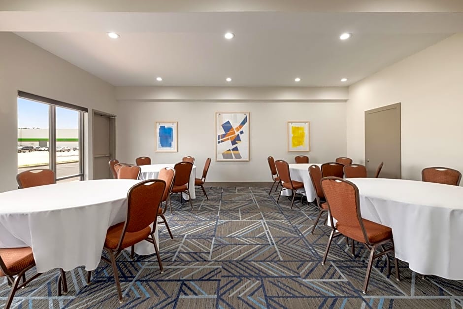 Holiday Inn Express & Suites Opelousas By IHG