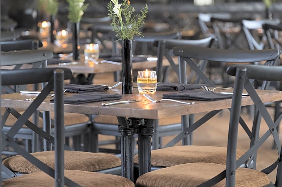 Akana Boutique Hotel