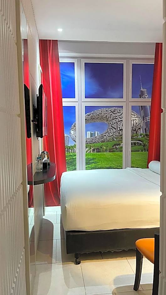 Front One Boutique Karawang