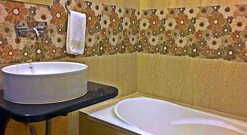 Spring Sky Mughalsarai by ShriGo Hotels