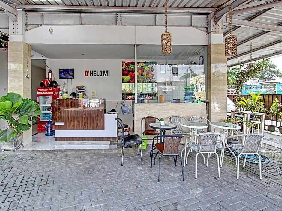 Collection O 90253 DHelomi