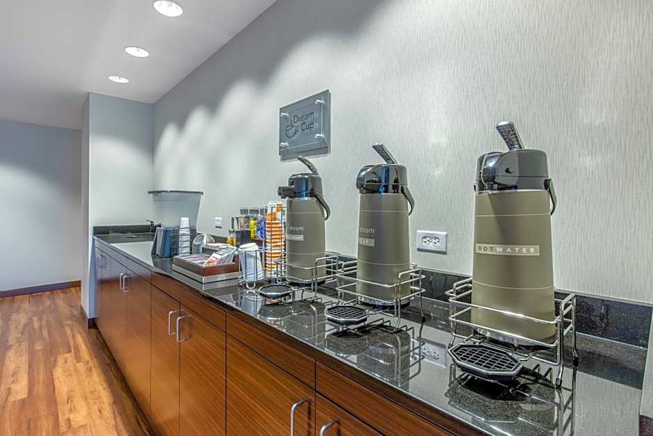 MainStay Suites St. Louis Airport