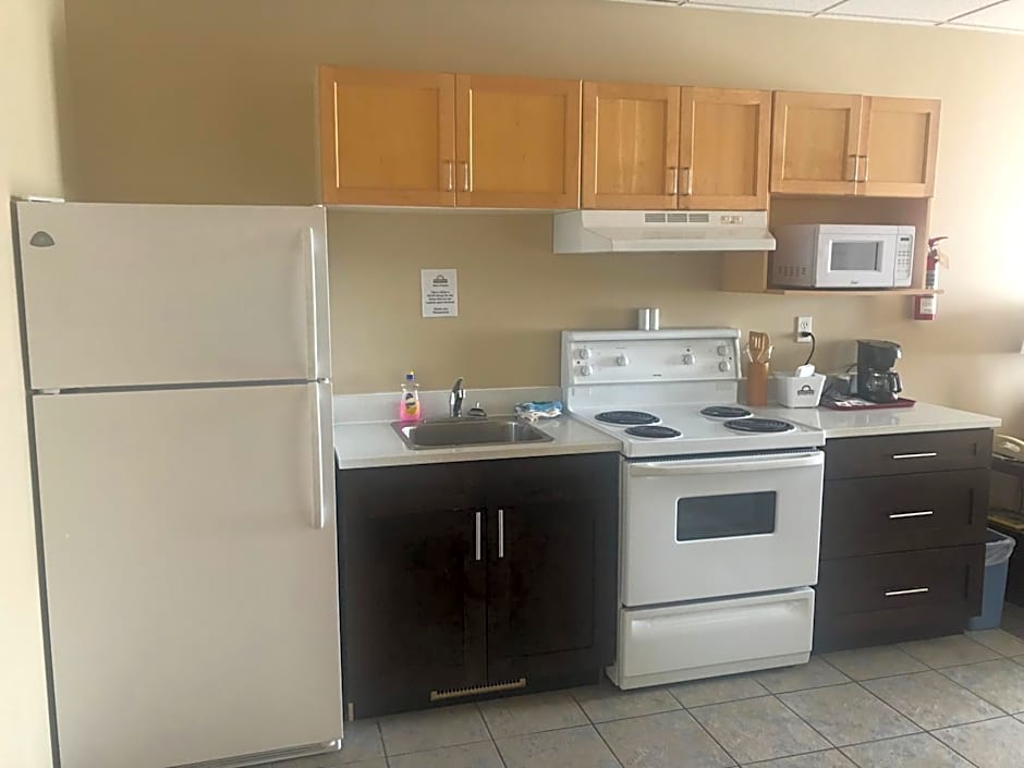 Days Inn by Wyndham Hinton