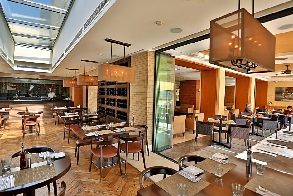 Alqasr Metropole Hotel