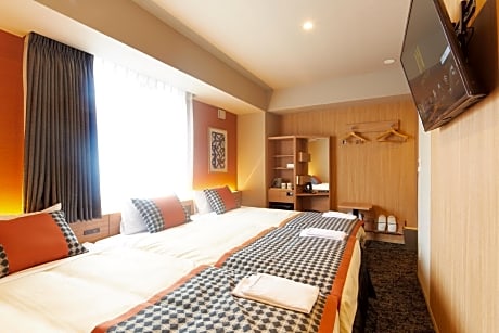 Standard Twin Room with Extra Bed