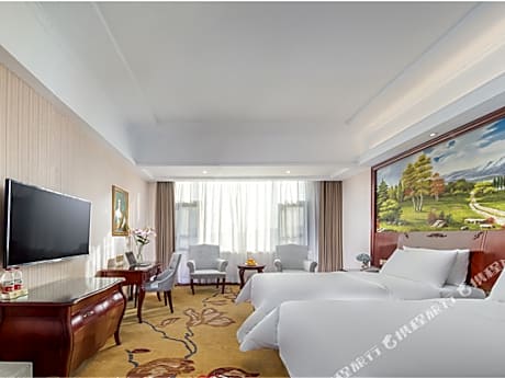 Vienna Hotel(Dengzhou Guangyi mall store)