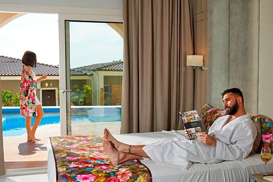 Foto 1 dari 4 — Sharing Pool Deluxe