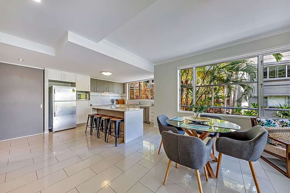 Airlie Summit Apartments